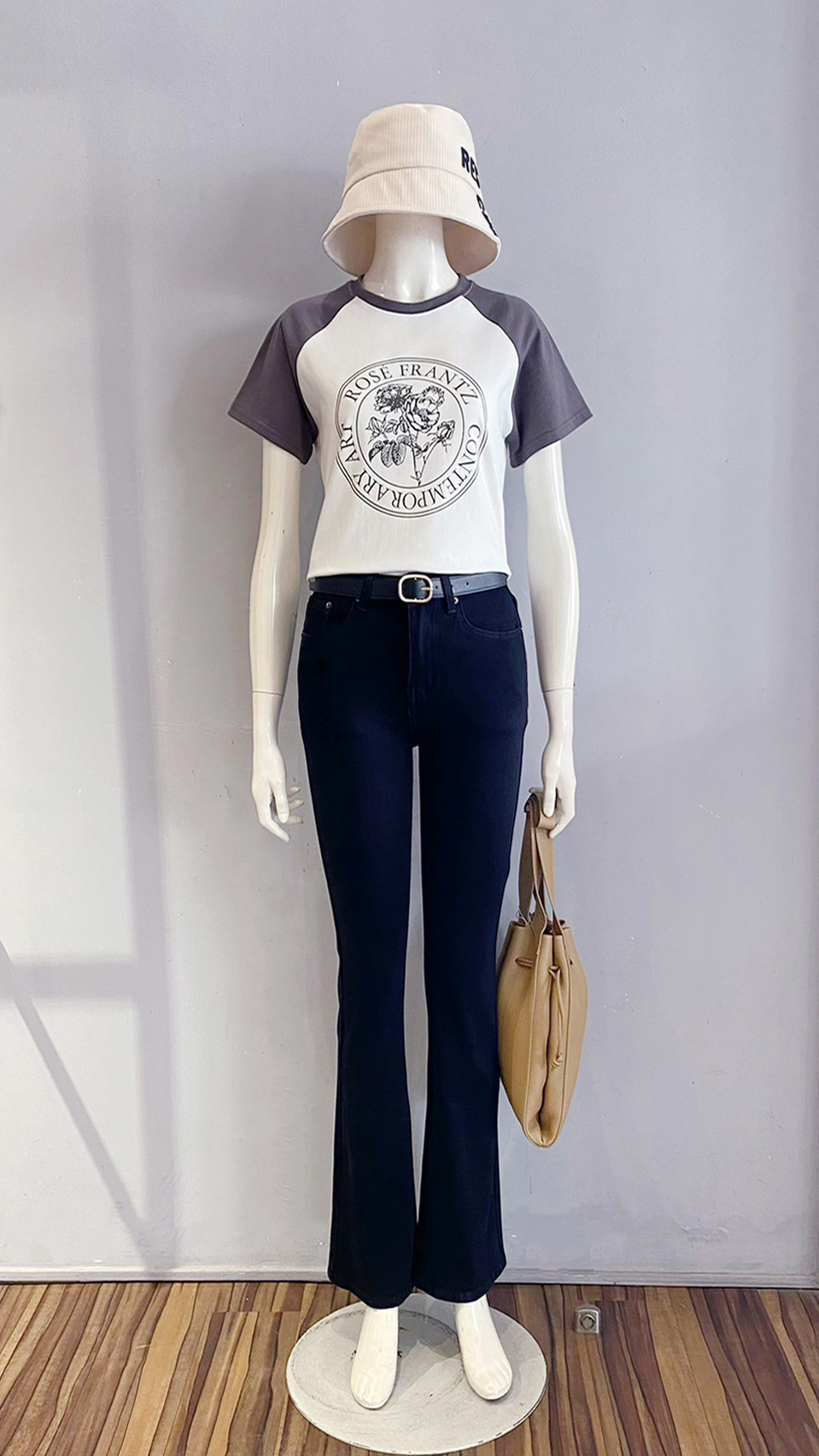 LINE_ALBUM_111.11.03 穿搭分享_221103_2