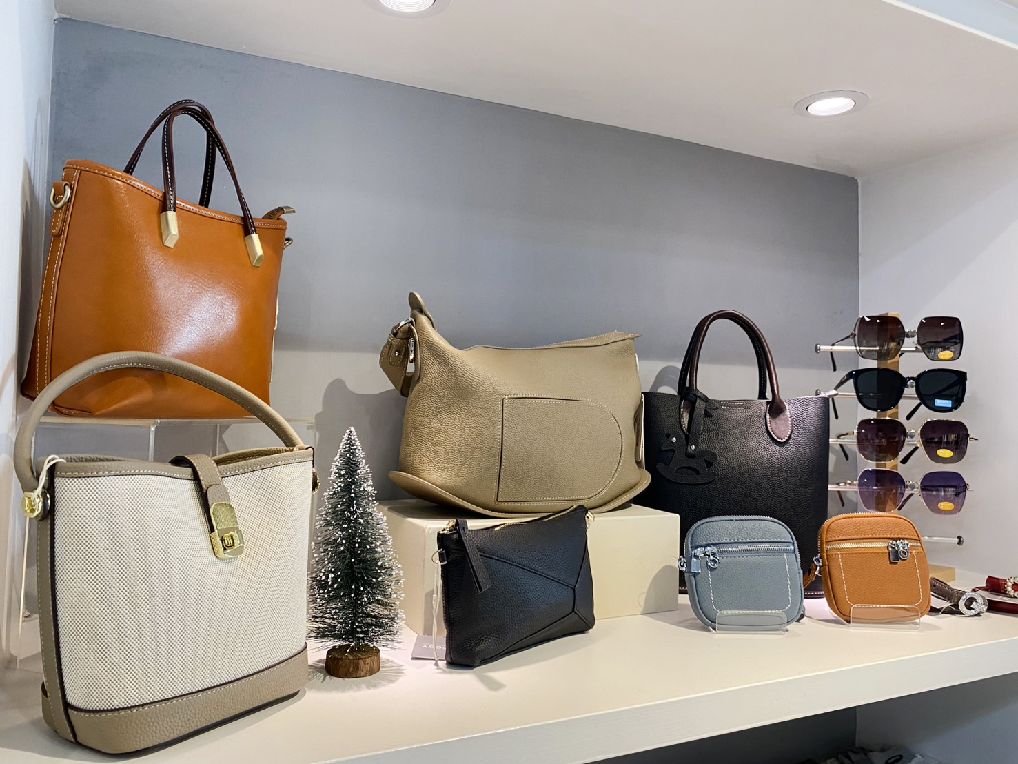熊家族佳里店｜包款、配件豐富多元