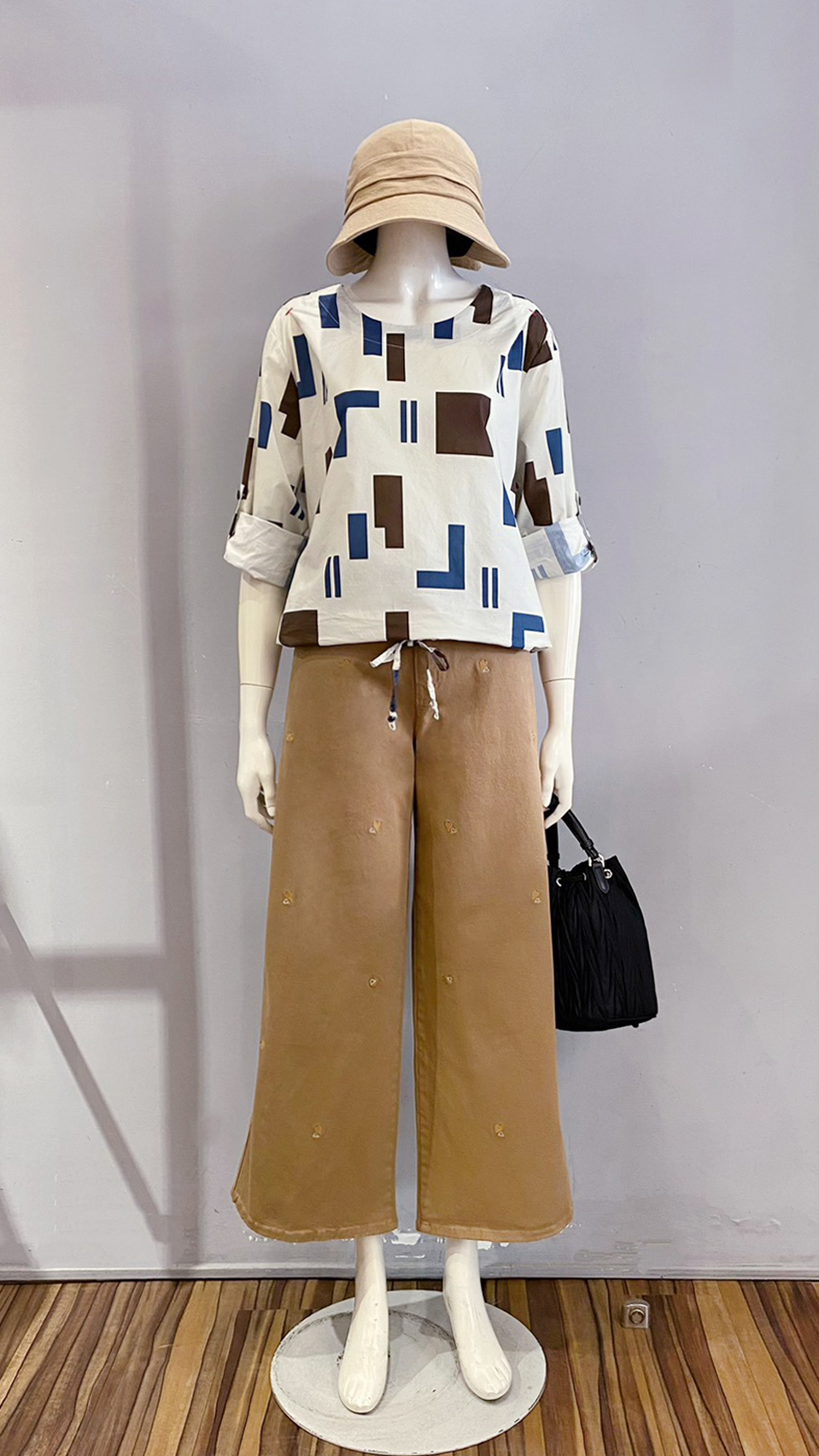 LINE_ALBUM_111.11.03 穿搭分享_221103_2