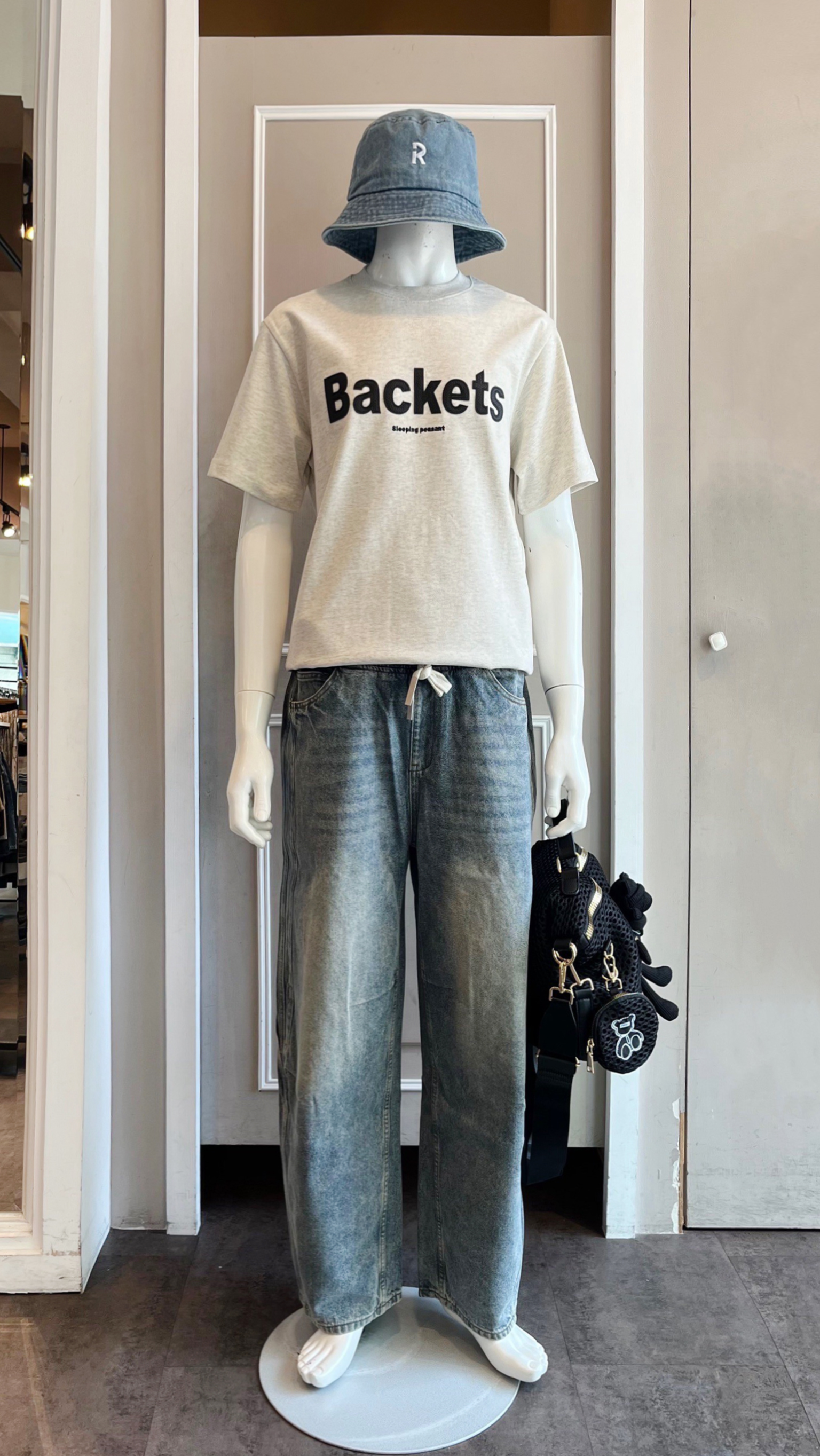 LINE_ALBUM_111.12.15 穿搭分享_221214_28