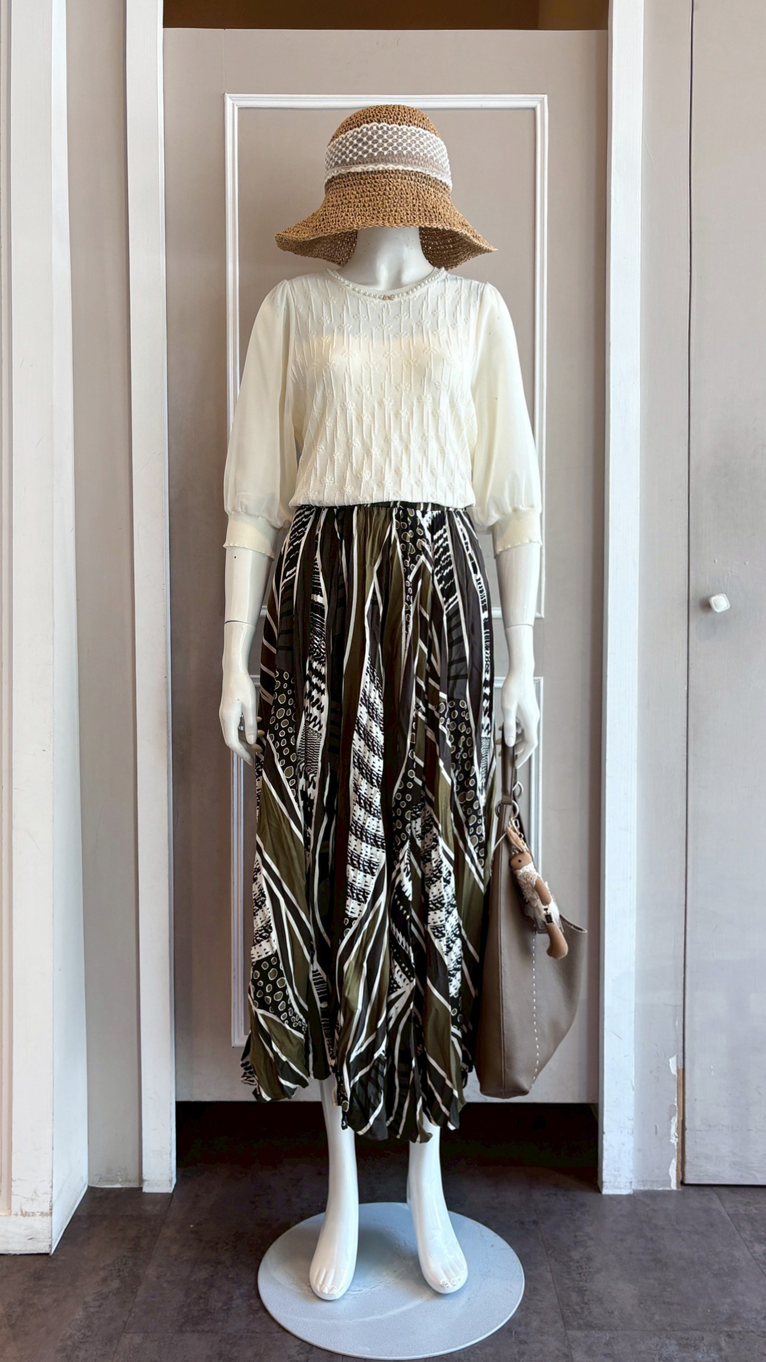 LINE_ALBUM_111.11.03 穿搭分享_221103_2