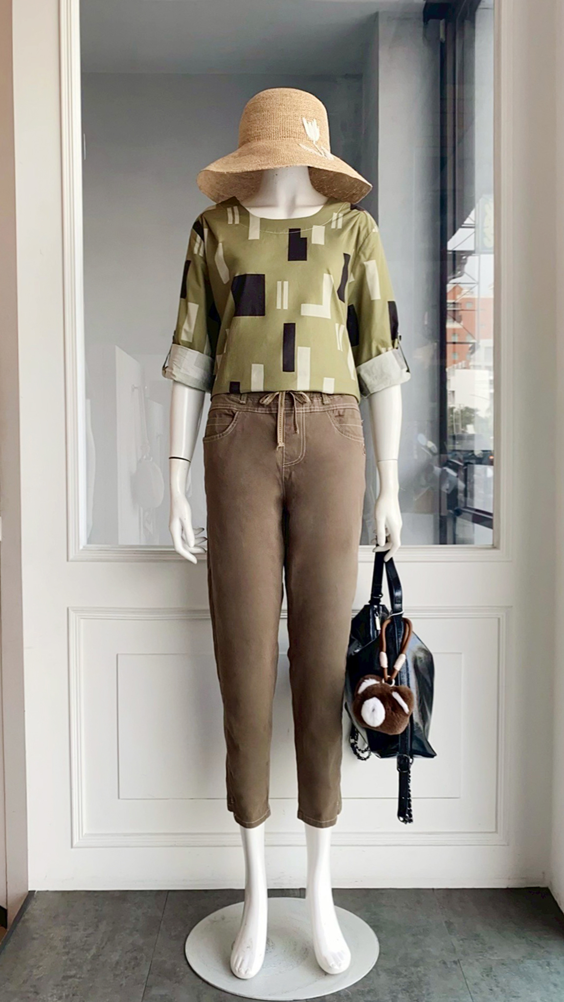 LINE_ALBUM_111.11.03 穿搭分享_221103_2