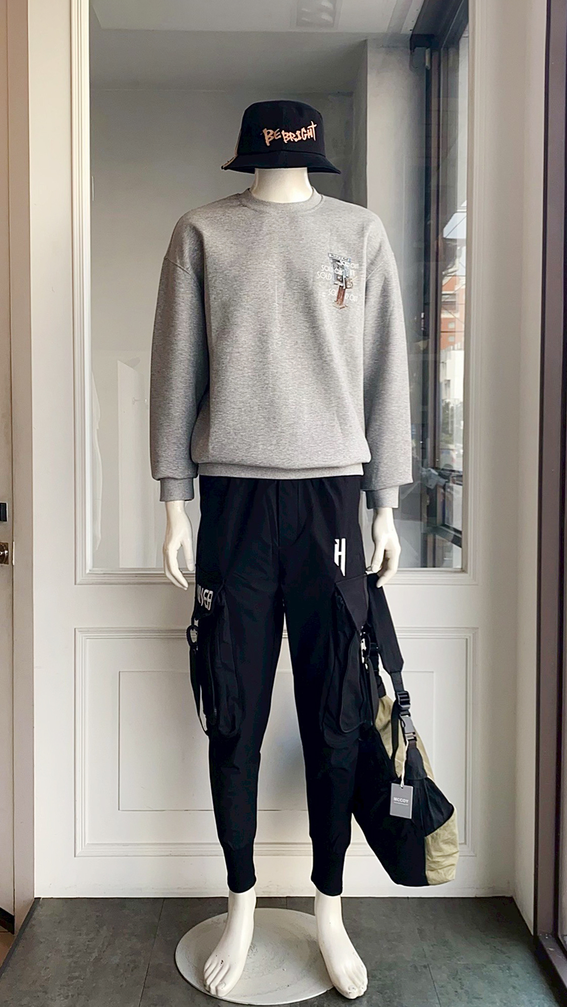 LINE_ALBUM_111.12.15 穿搭分享_221214_28