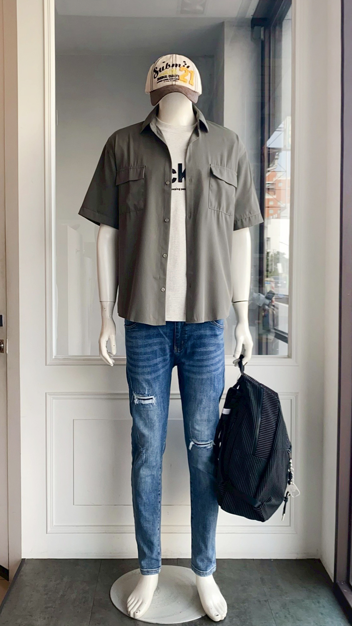 LINE_ALBUM_111.12.15 穿搭分享_221214_28