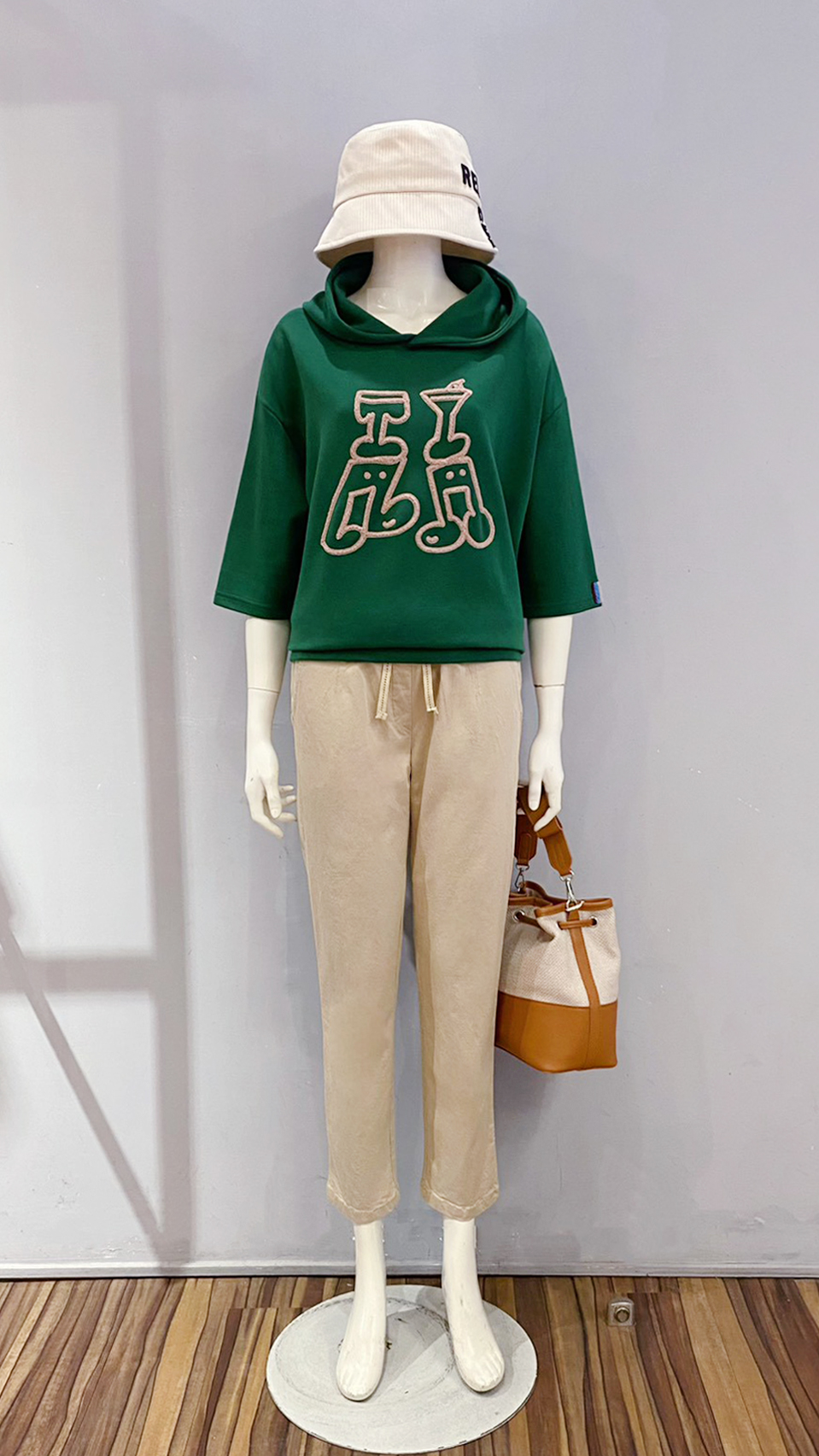 LINE_ALBUM_111.11.03 穿搭分享_221103_2