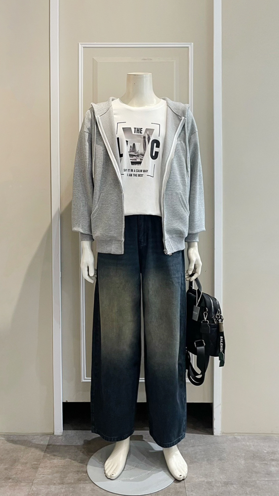 LINE_ALBUM_111.12.15 穿搭分享_221214_28