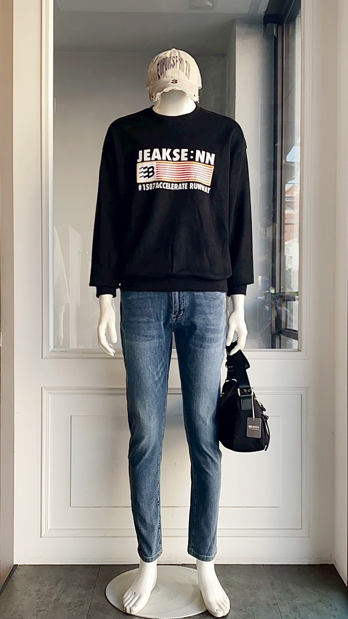 LINE_ALBUM_111.12.15 穿搭分享_221214_28