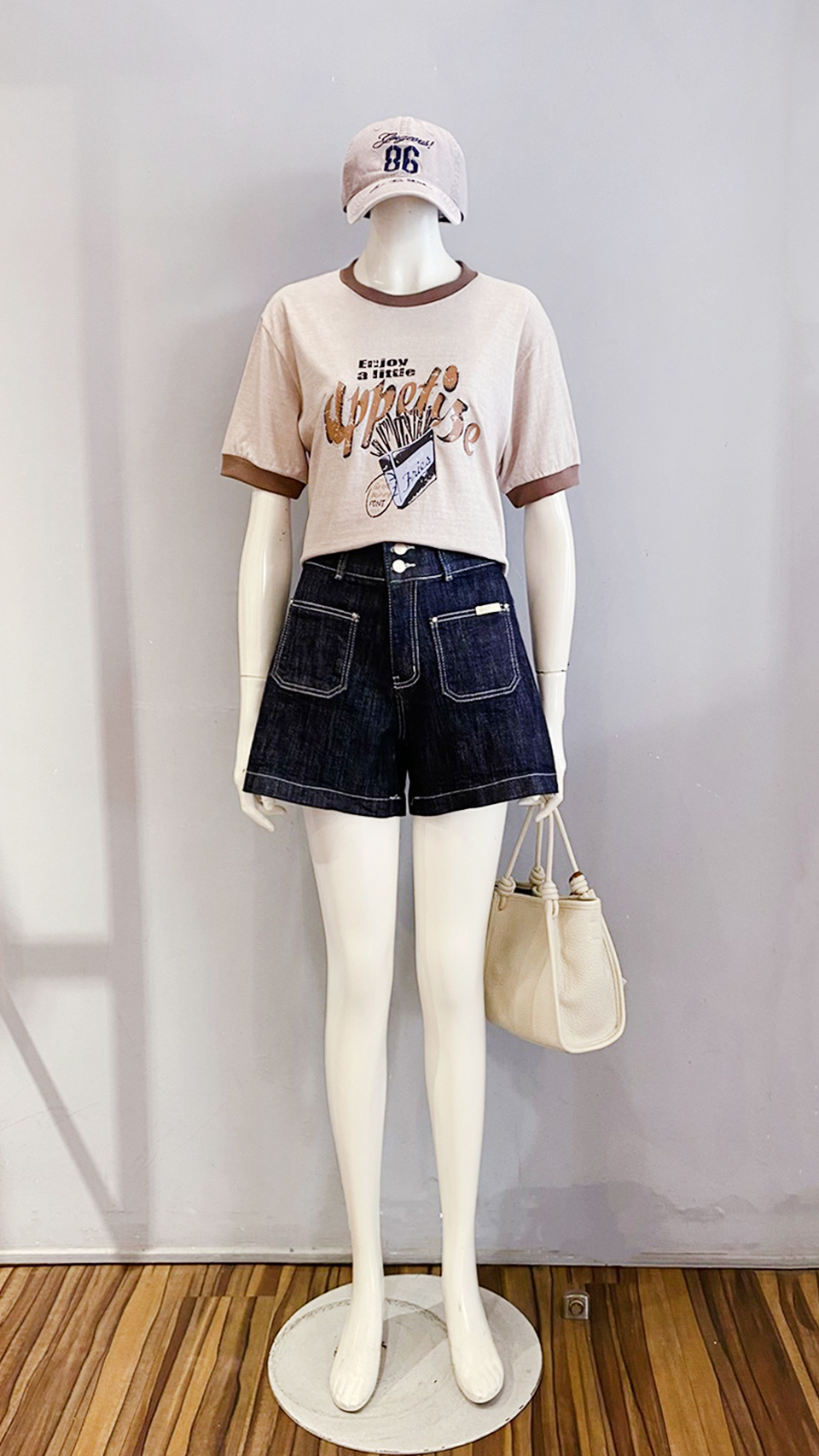 LINE_ALBUM_111.11.03 穿搭分享_221103_2