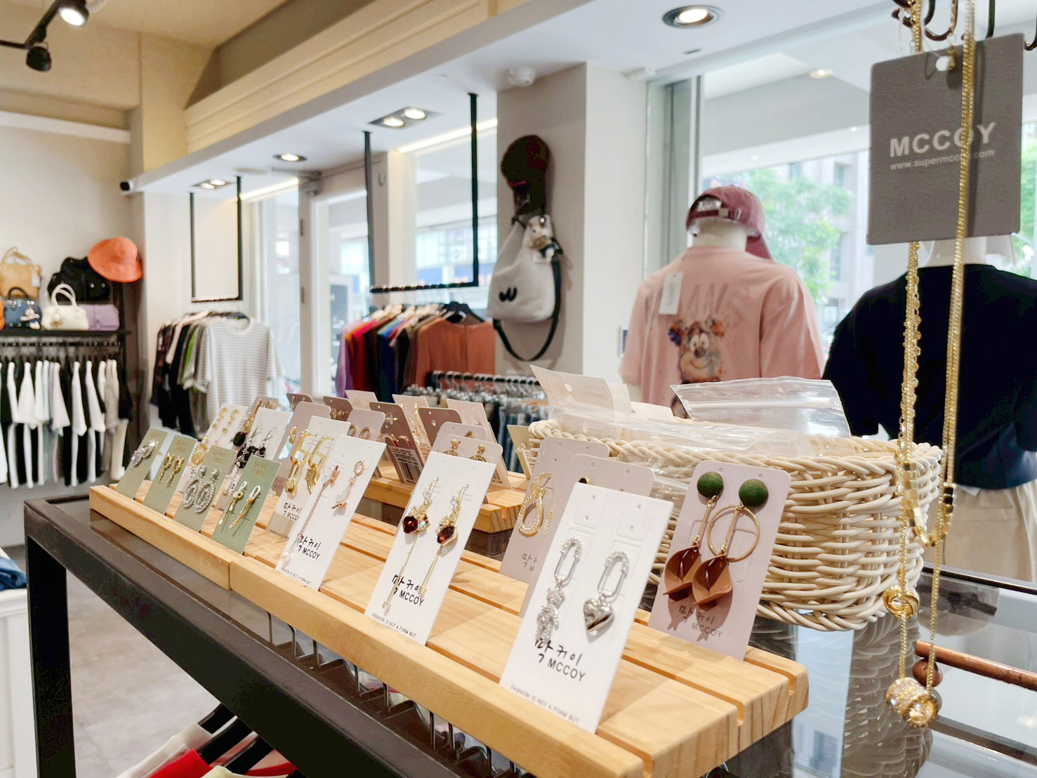 怡東店男裝豐富多元