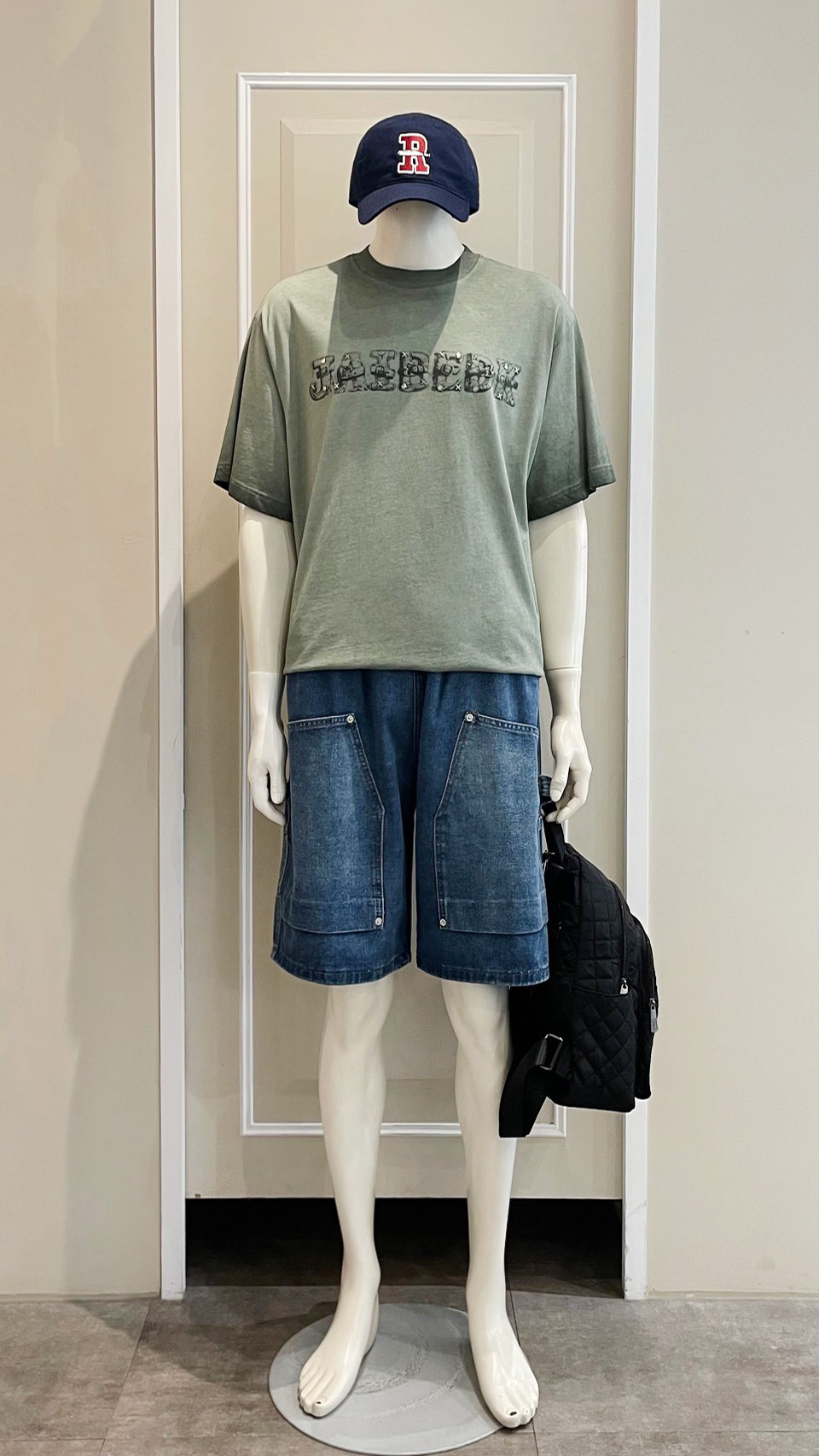 LINE_ALBUM_115.06.18 穿搭分享_260617_35