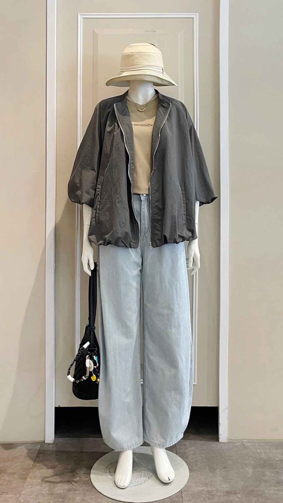 LINE_ALBUM_115.10.01 穿搭分享_260930_8
