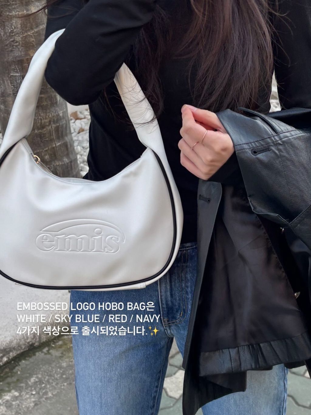 【EMIS】 EMBOSSED LOGO HOBO BAG /追跡付 EMIS】EMBOSSED LOGO HOBO BAG – DOAKA