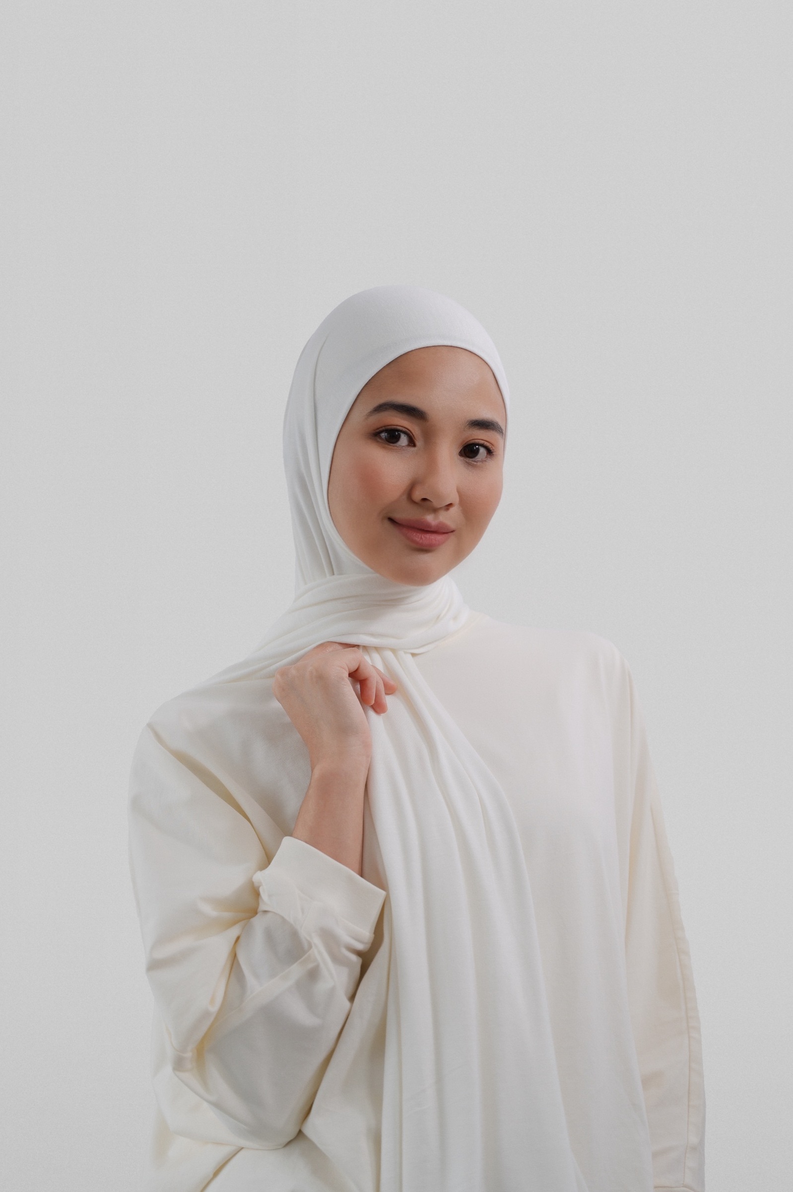 how to wear jersey shawl