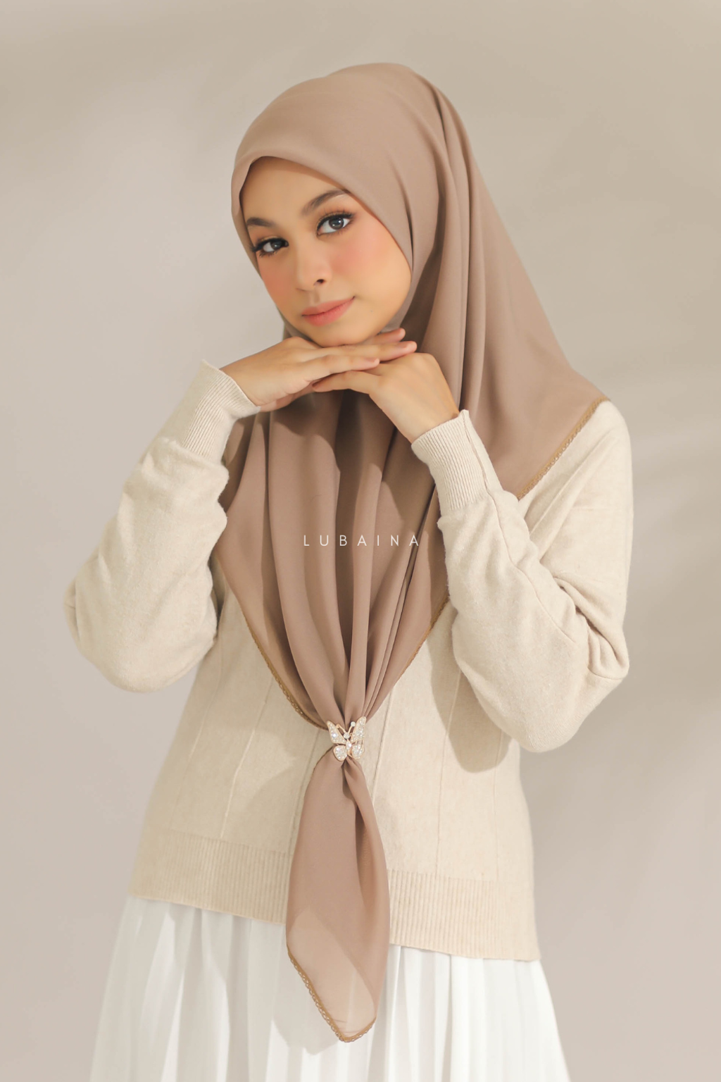 Lubaina-Sara-Plaster