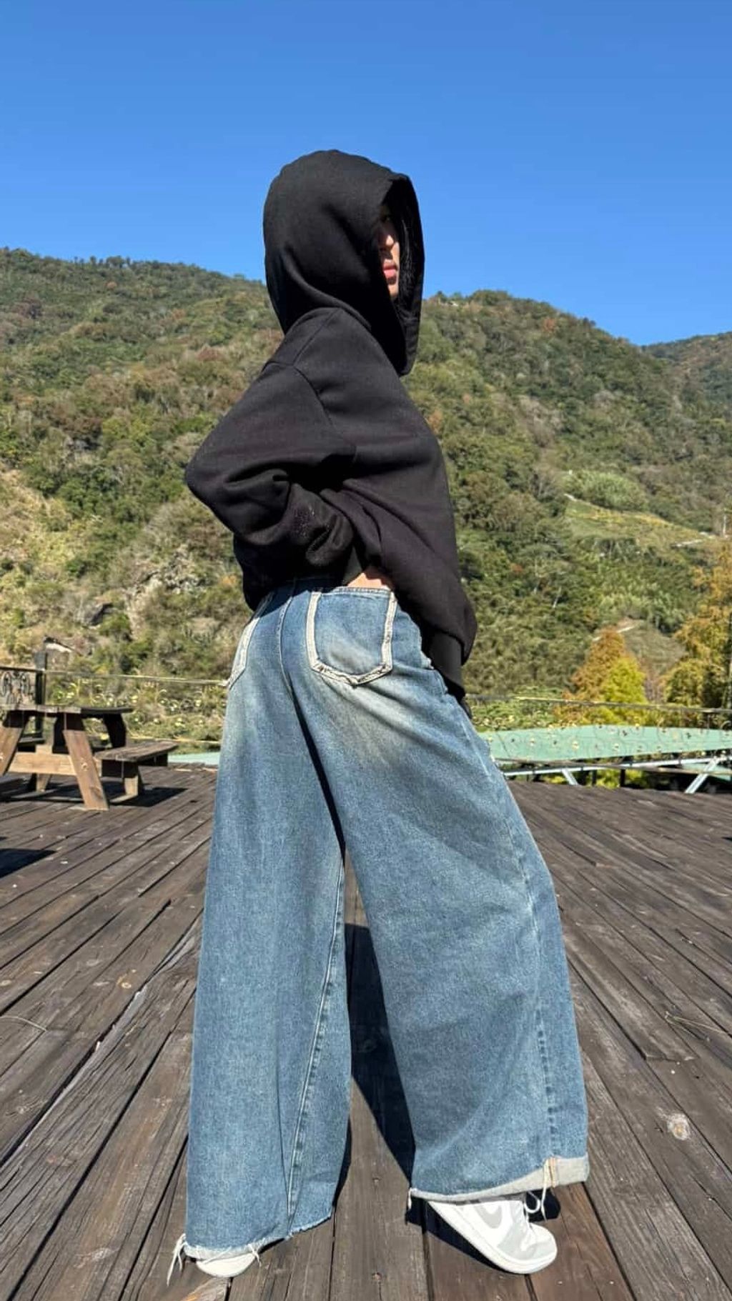 240087F1-4715-486C-B7A6-198EA5972F05