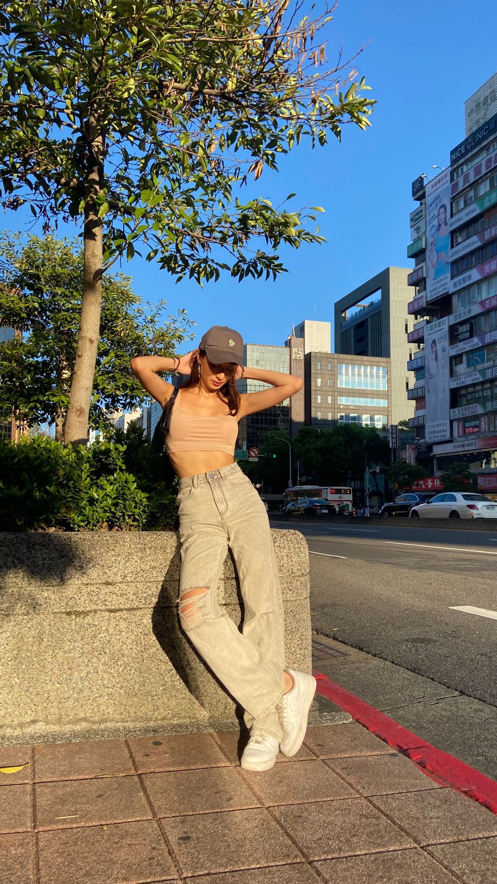 D8C769B6-31E7-4A73-AF2C-802DD3032AA0