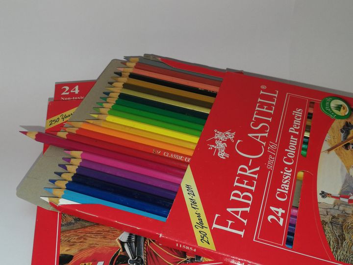 CLASSIS COL PENCIL SET 24 DISPLAY.jpg