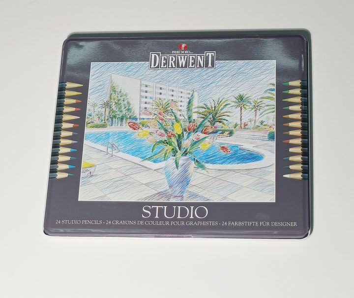 STUDIO SET 24