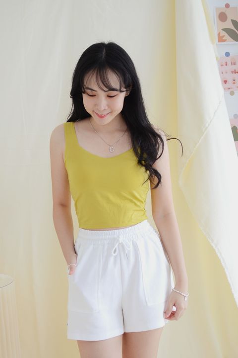 Hana_yellow2.jpg