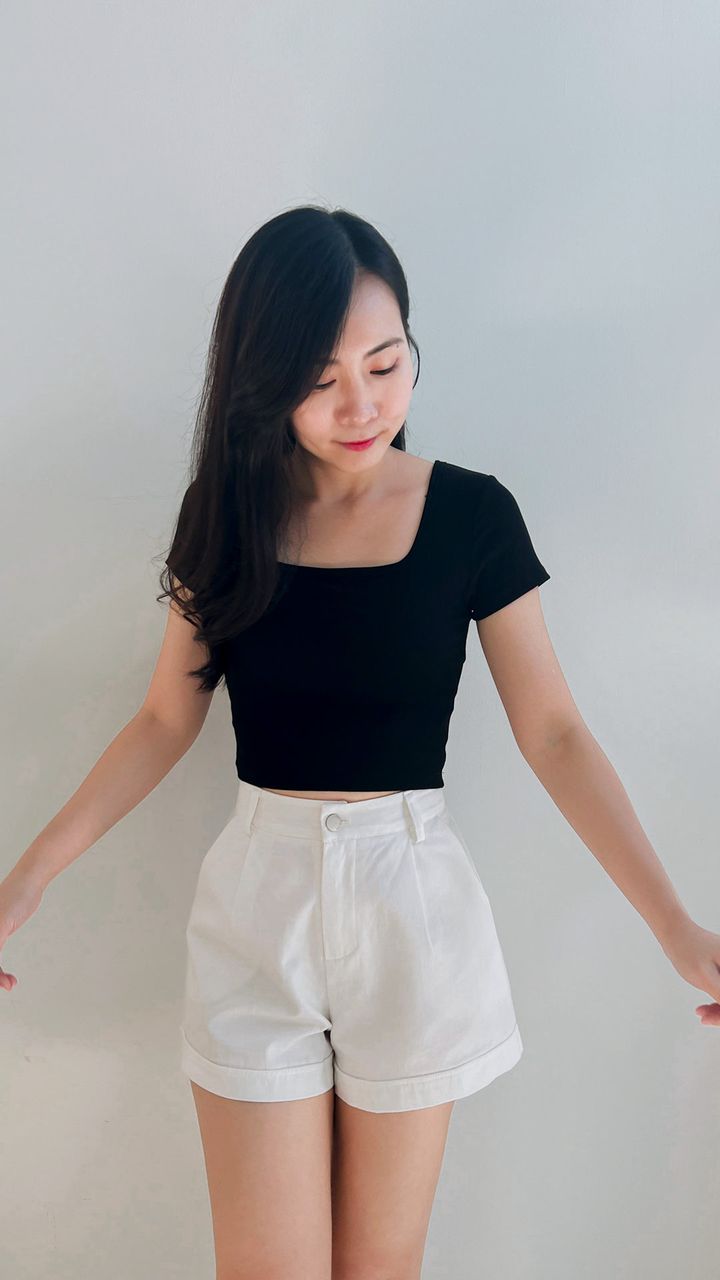 Anna_black2