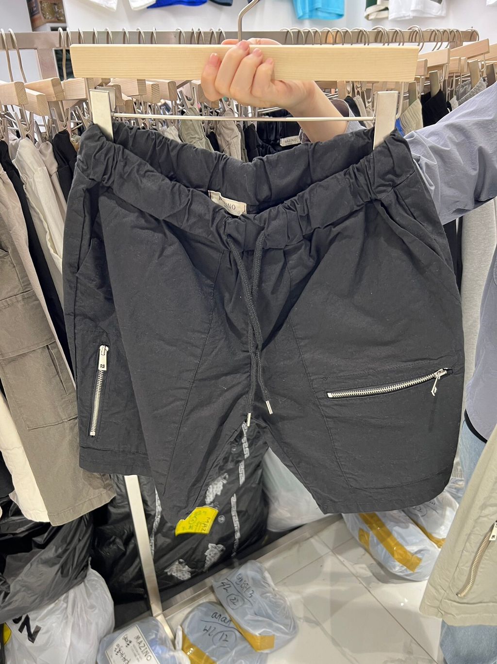LINE_ALBUM_MB46  黑色淺蒼綠  深鐵灰_230324_0