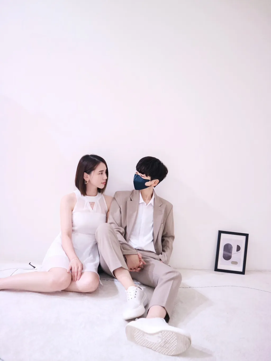 LINE_ALBUM_女神降臨透氣雪紡紗短洋裝（買了一黑一白）_230820_20