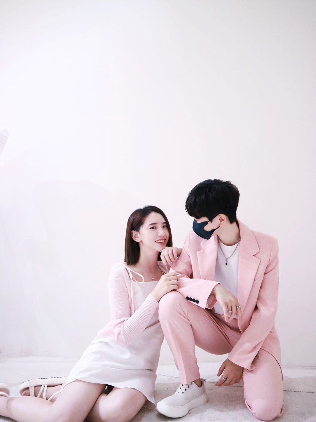 LINE_ALBUM_【情侶裝企劃2.0】你和我的夏日粉色系穿搭_230822_5