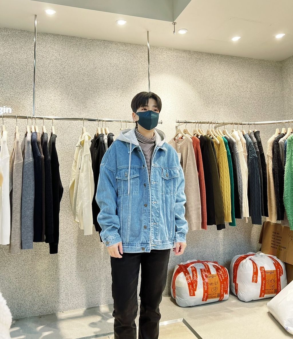 LINE_ALBUM_NN06 牛仔拼接棉帽夾克外套-3色  $1450_231124_2