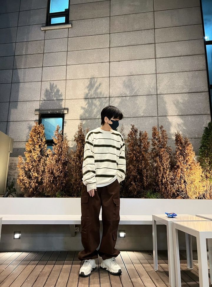 LINE_ALBUM_NN18 敏感肌也不怕的親膚雲朵巾絨條紋針織上衣-3色 $1550_231201_11