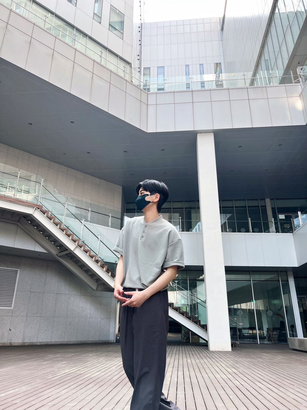 LINE_ALBUM_MB04 小亨領釦文青涼感短T - 灰綠XL $550_240228_3