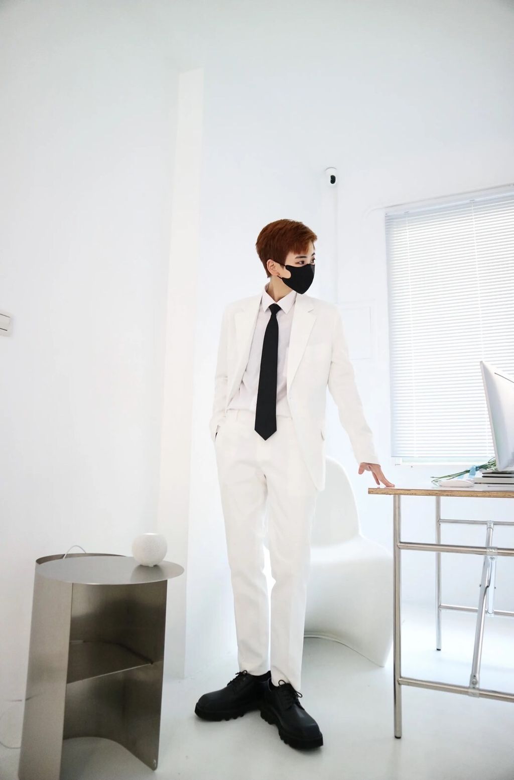 LINE_ALBUM_🇰🇷韓系白馬王子修身休閒西裝外套-L號 $1000_240229_6