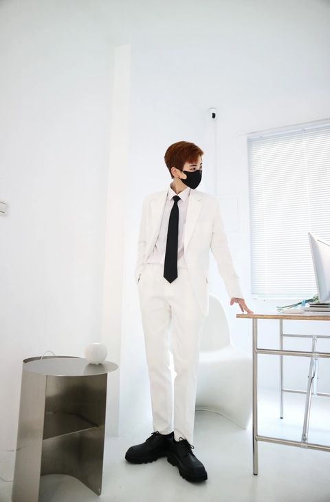 LINE_ALBUM_🇰🇷韓系白馬王子修身休閒西裝外套-L號 $1000_240229_6
