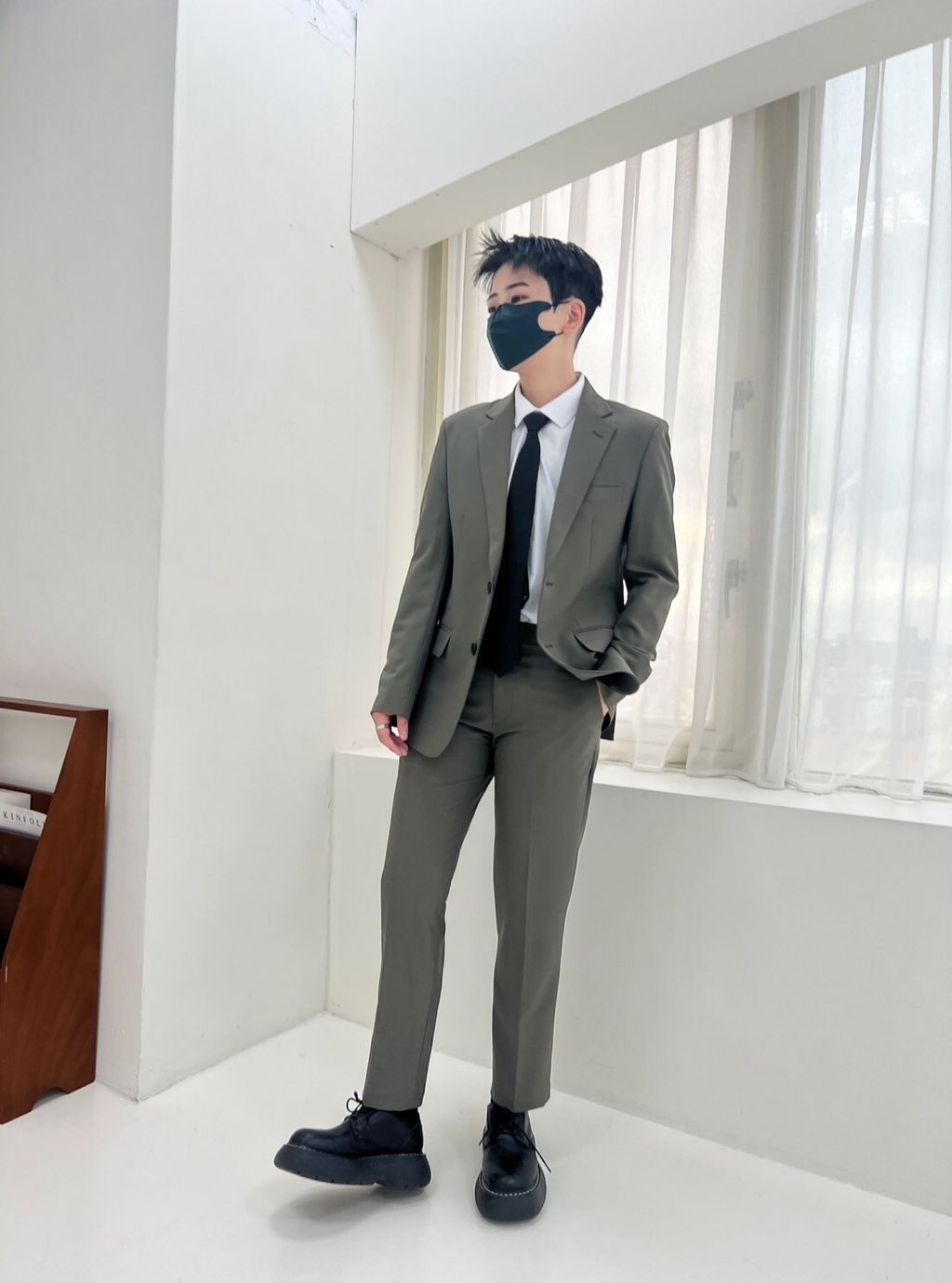 LINE_ALBUM_JNS02焙茶小公子西裝_240711_23