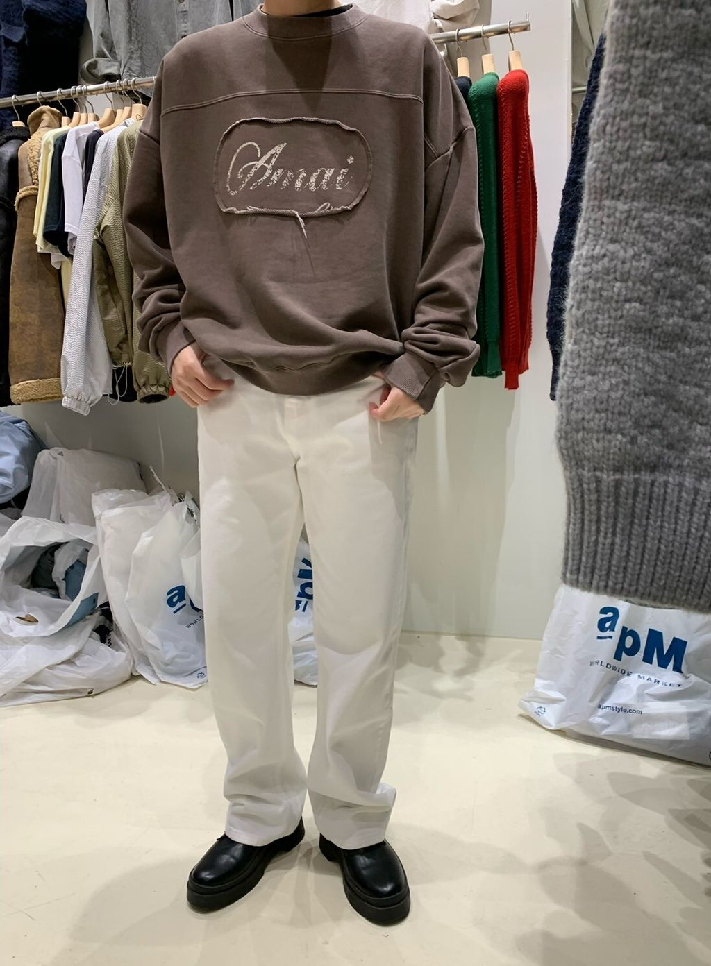 LINE_ALBUM_4OA28   水洗刷舊短版小領無刷毛大學T $1450_241019_4