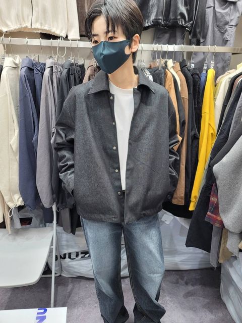 LINE_ALBUM_4ON41  韓系簡約質感挺挺料丹寧抽繩外套-3色 $2450_241023_19
