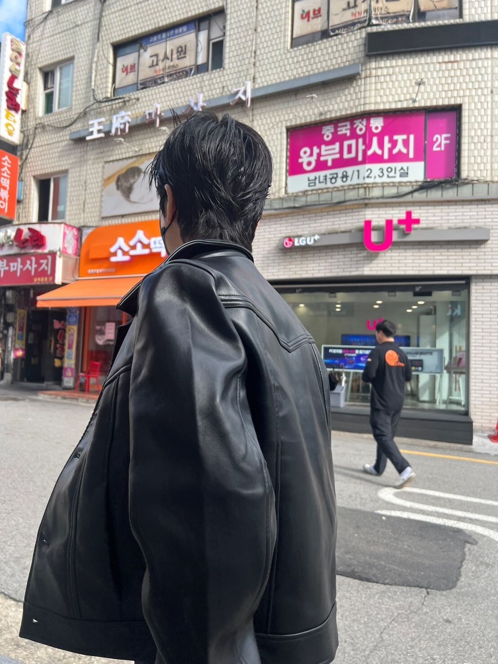 LINE_ALBUM_4OA33 比例天才短版高品質皮外套-2色 $2700_241101_3