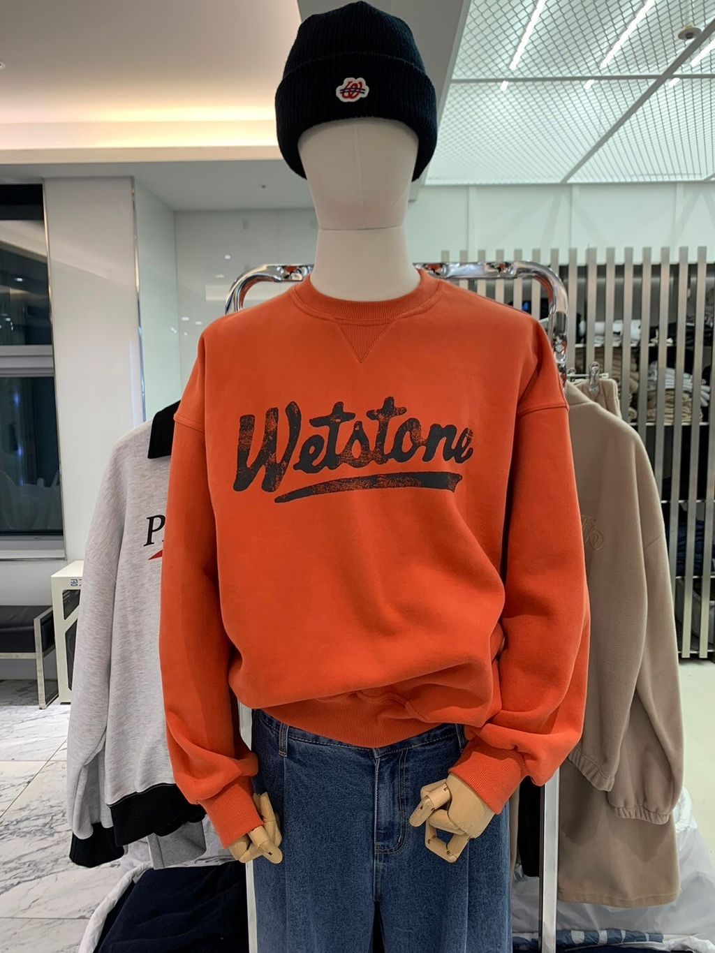 LINE_ALBUM_4DA18 漆感斑駁字母刷毛大學T $1550_241208_3