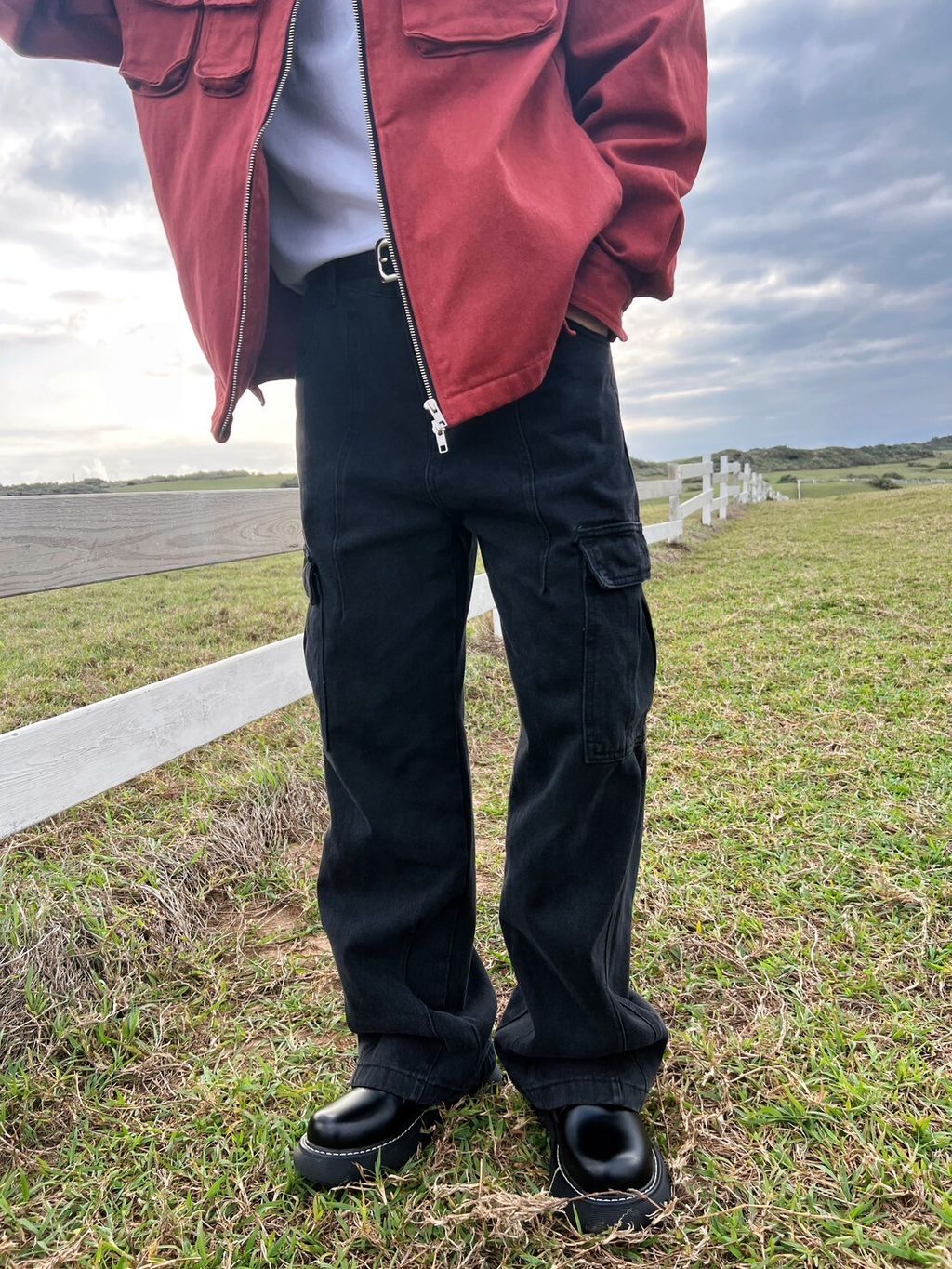 LINE_ALBUM_5MN45 好搭日記 俐落微寬牛仔工裝褲-2色 $1650_250312_30