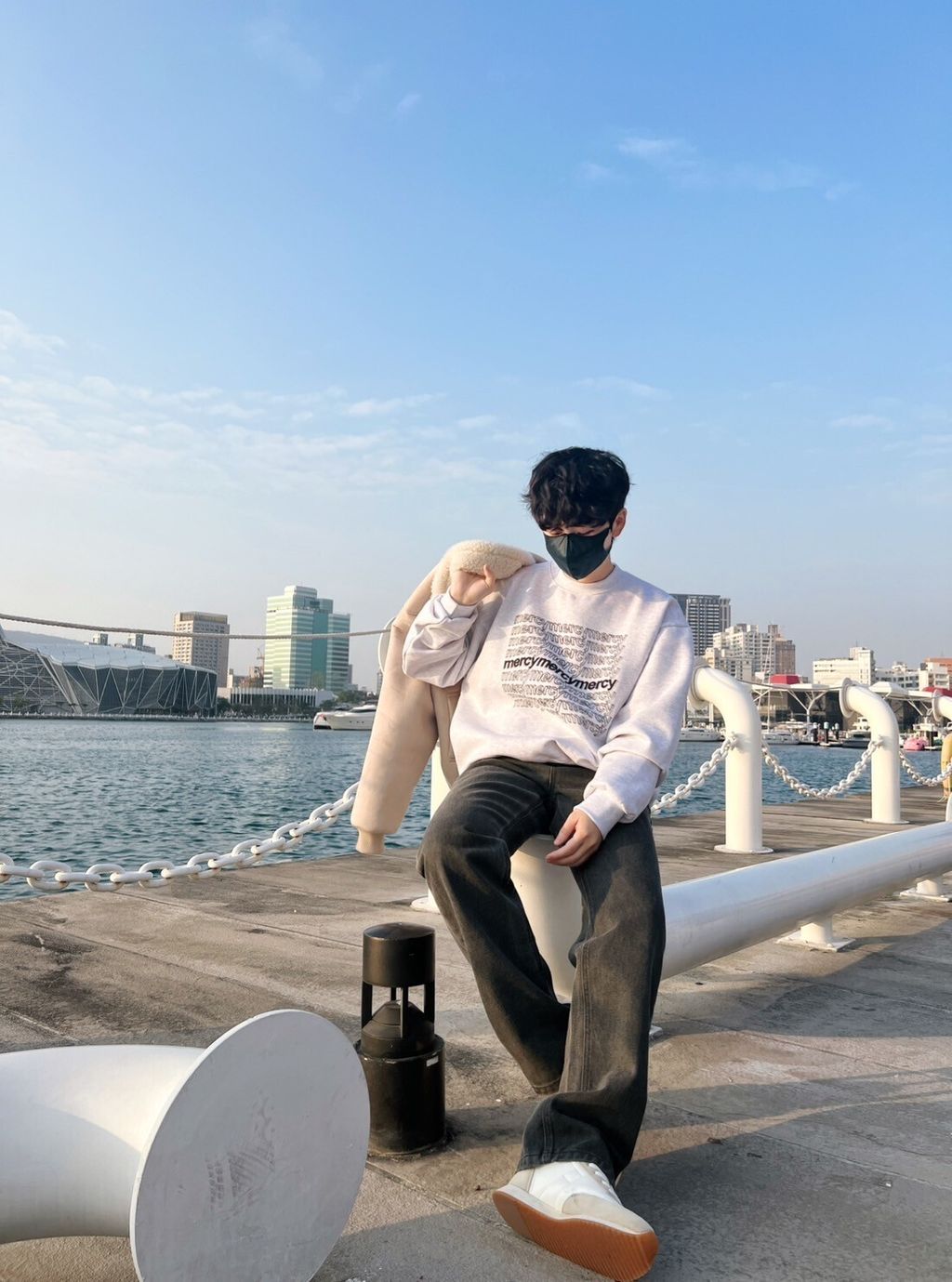 LINE_ALBUM_4DA23 高CP值 ！mercy字母刷毛大學T -2色 $1250_250122_6