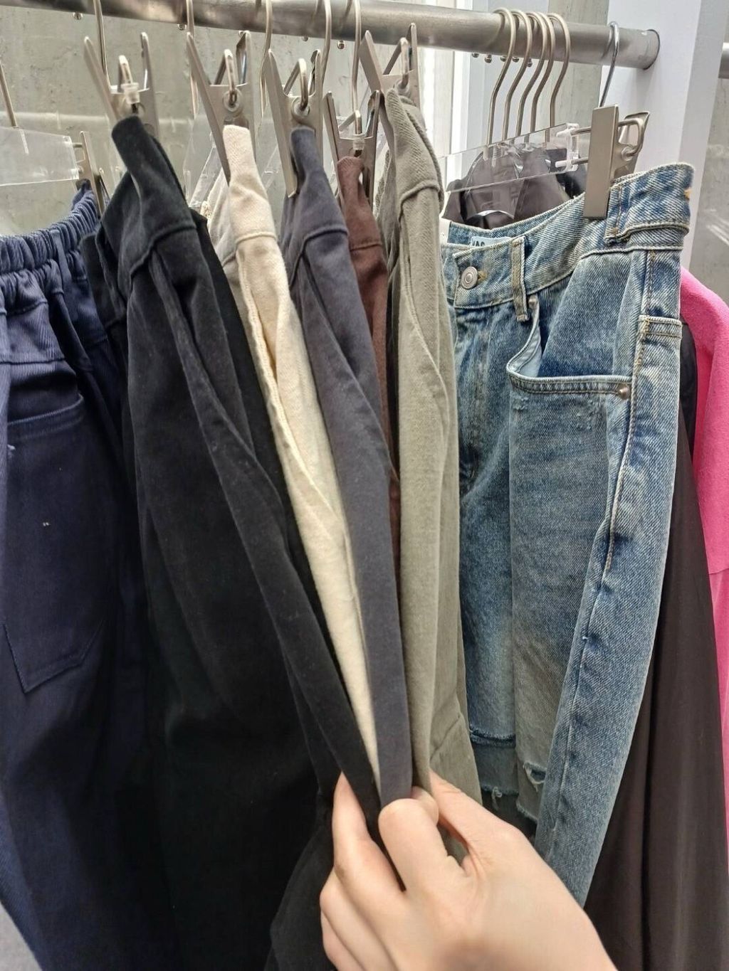 LINE_ALBUM_5MA34 水洗 工裝 鬆緊腰 抽繩立體 寬褲-5色 $1650_250313_2