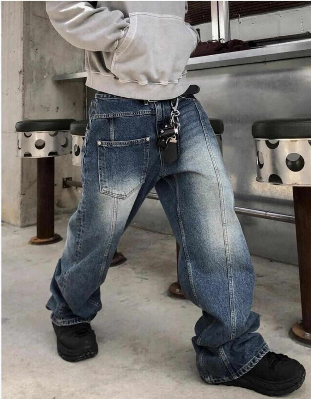 LINE_ALBUM_5MA52 設計款不對稱流線牛仔半寬褲 $1980_250311_25