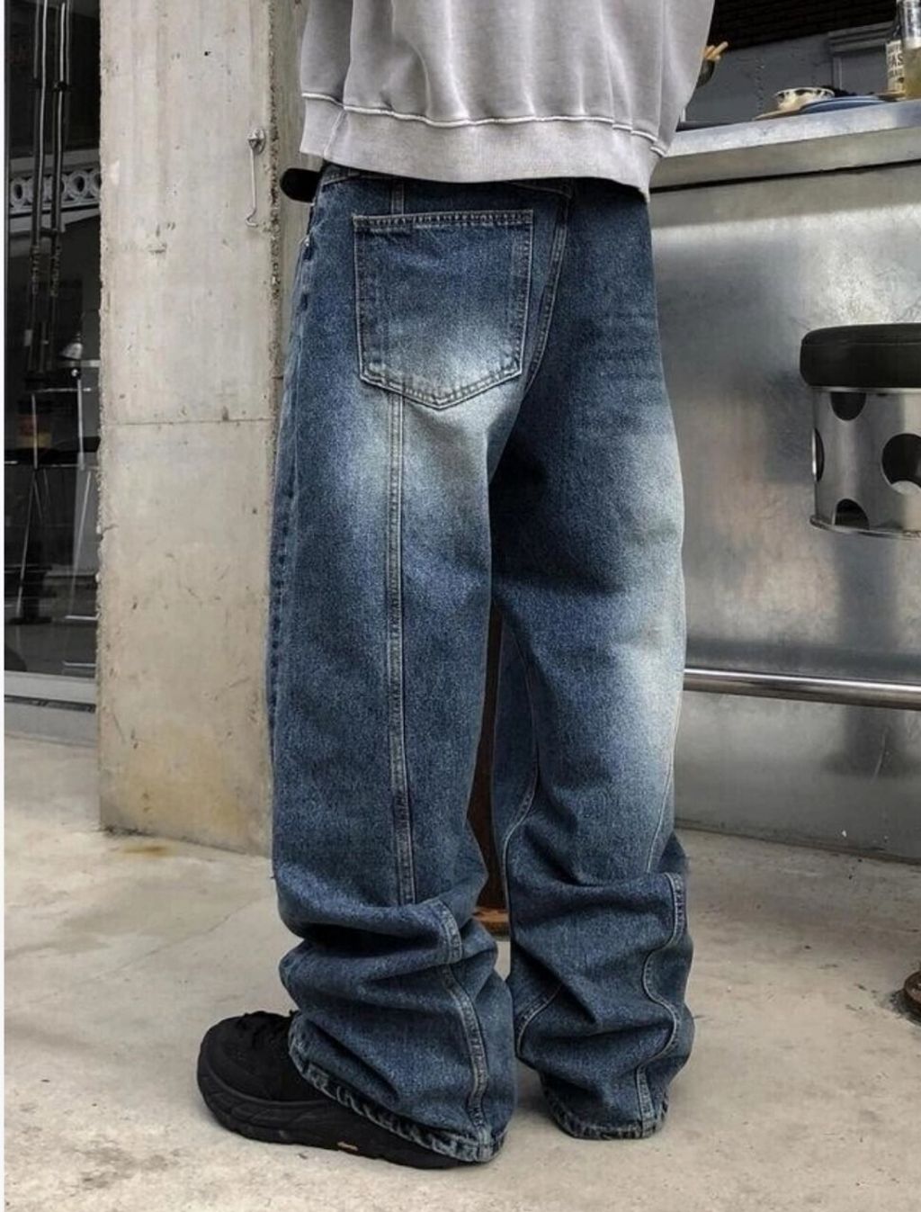 LINE_ALBUM_5MA52 設計款不對稱流線牛仔半寬褲 $1980_250311_26