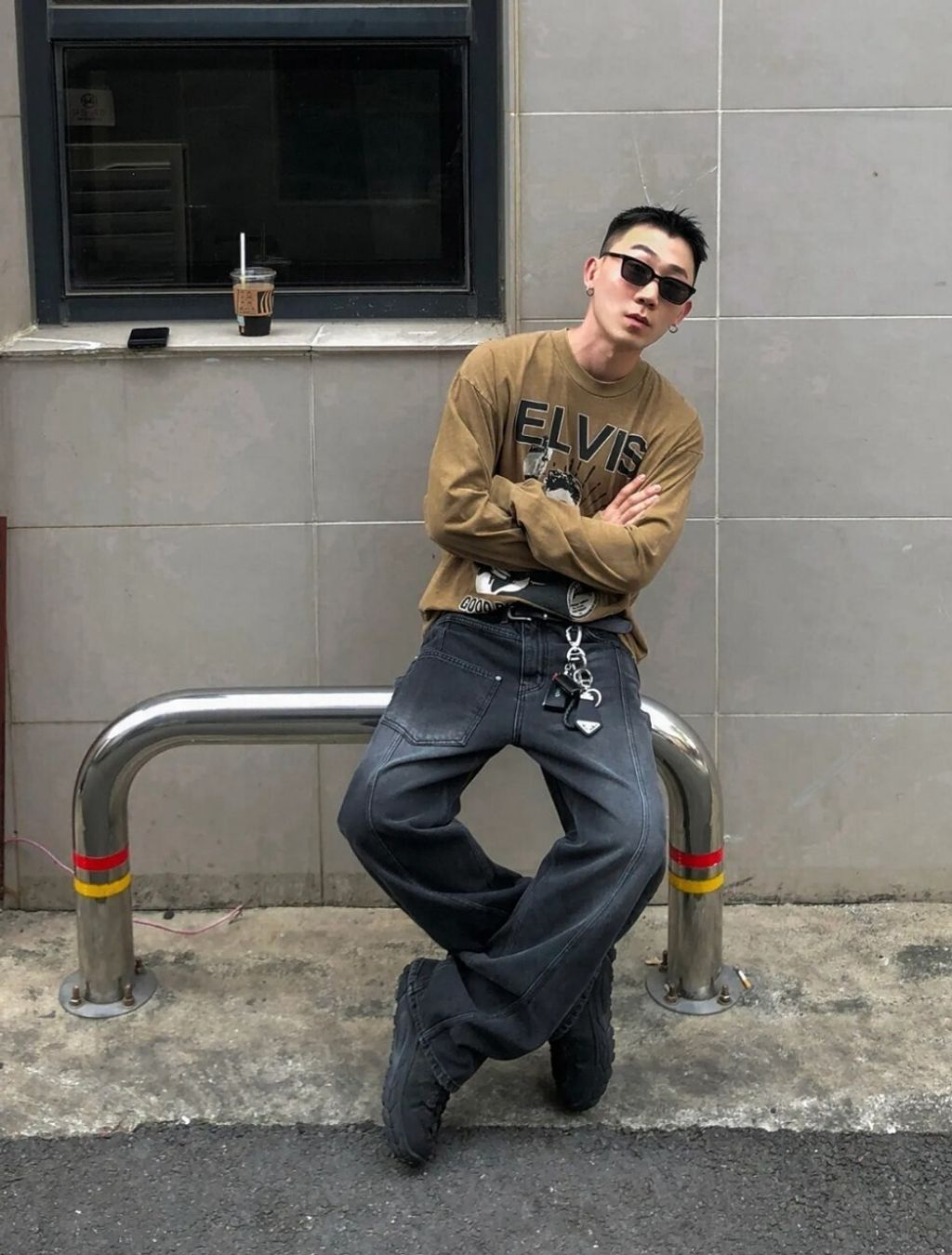 LINE_ALBUM_5MA52 設計款不對稱流線牛仔半寬褲 $1980_250311_34