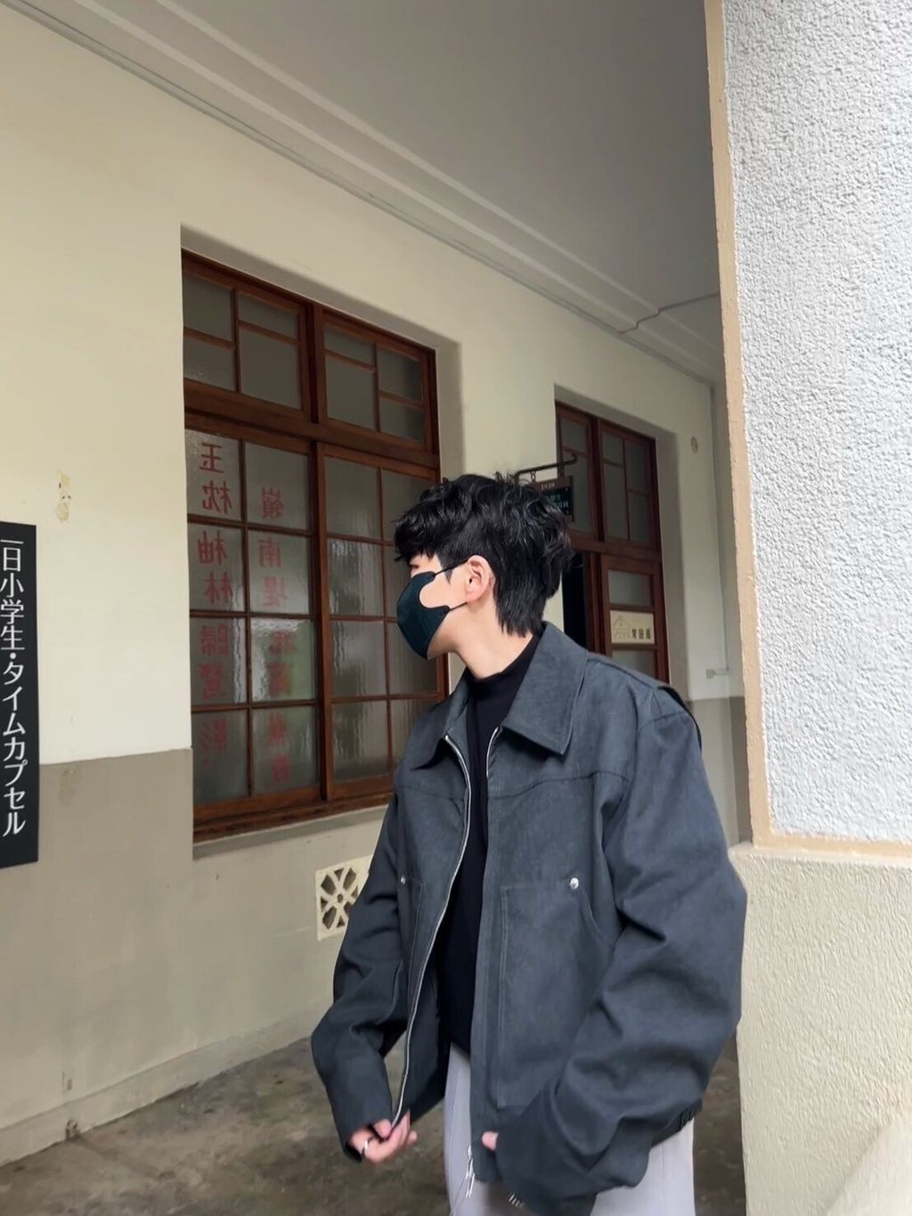 LINE_ALBUM_4OA35  小老闆愛款帥哥薄挺夾克-3色  $2500_250119_2