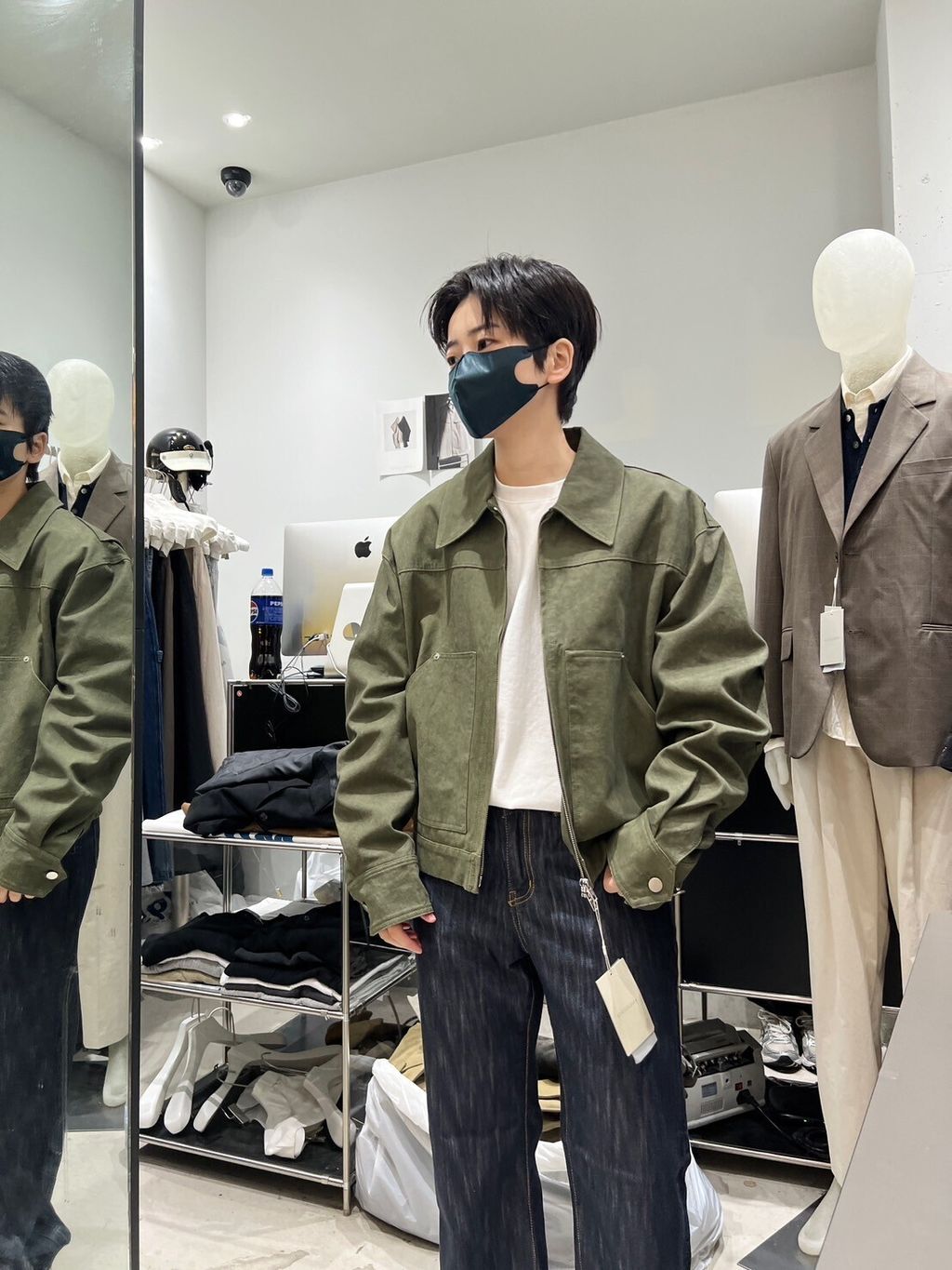 LINE_ALBUM_4OA35  小老闆愛款帥哥薄挺夾克-3色  $2500_241021_2