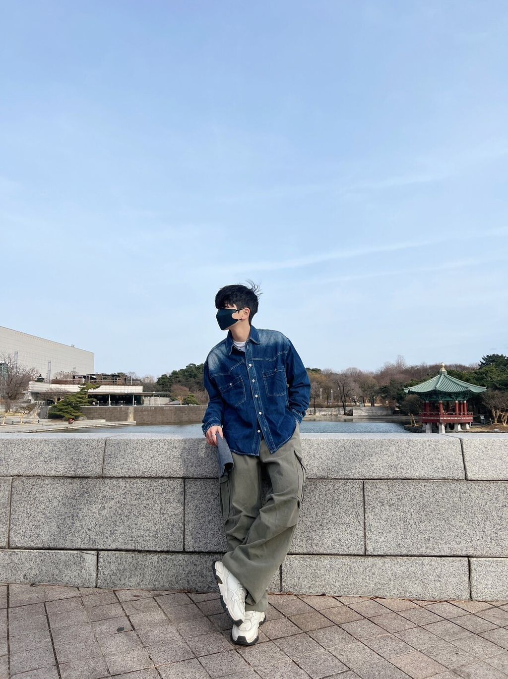 LINE_ALBUM_5MA32 微短版夏季丹寧襯衫-2色 $1350_250313_2