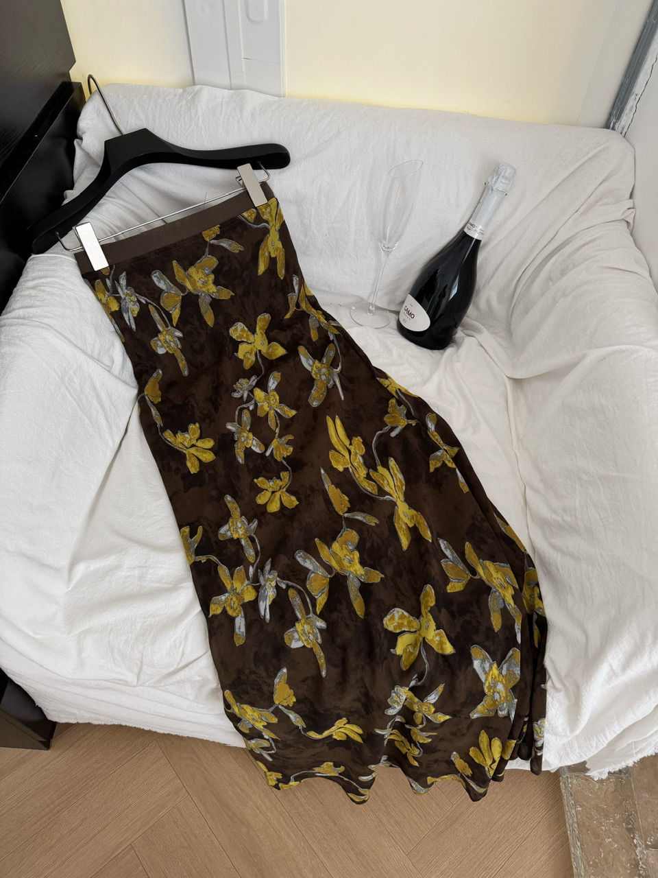 1748527743411_Nmd2Cl