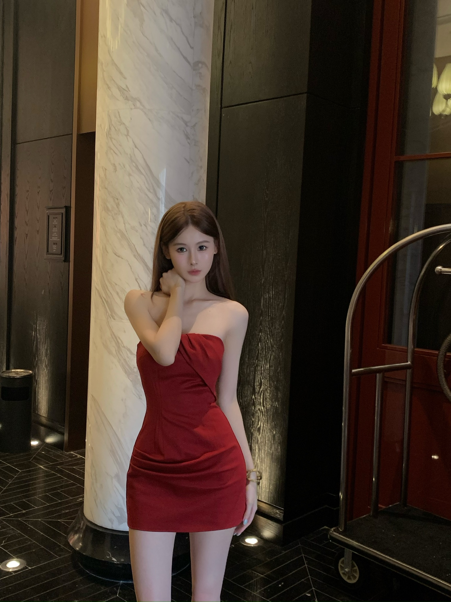 Facetune_08-08-2025-21-38-04