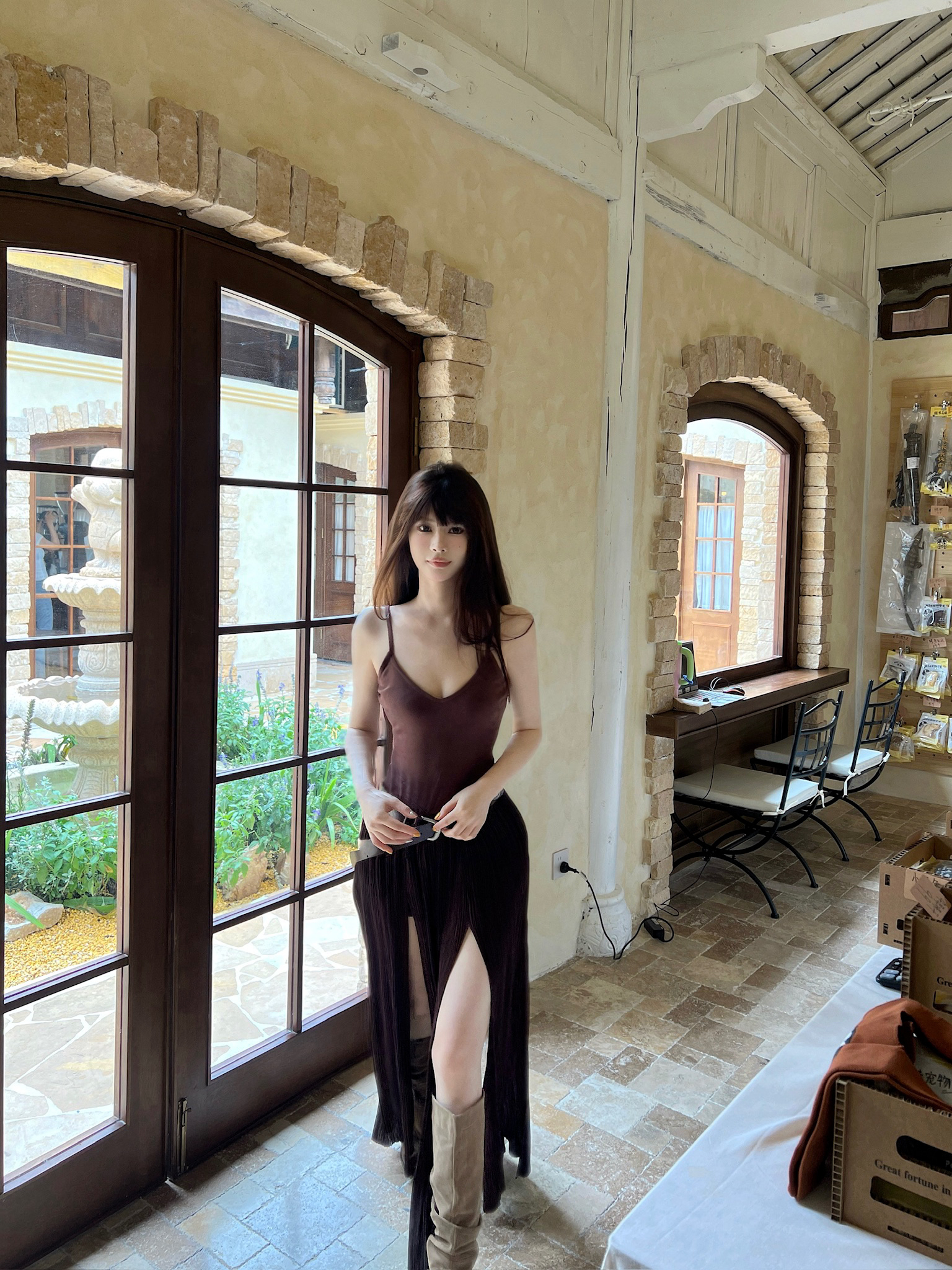 Facetune_14-08-2025-02-00-52