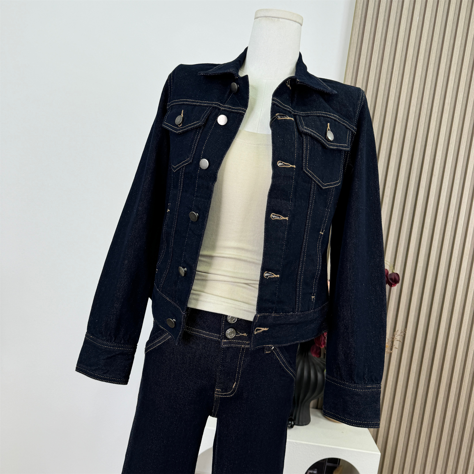 1755942059311_4V21aC